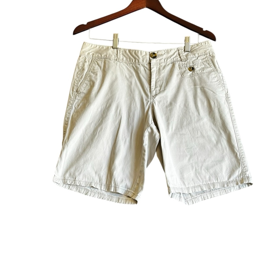 Dockers Beige Bermuda Shorts Classic Fit Women Sz 10